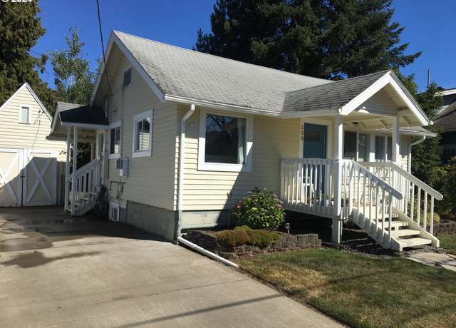 Property at 225 NW 16th St, Corvallis, OR 97330, 4 beds, 2 baths