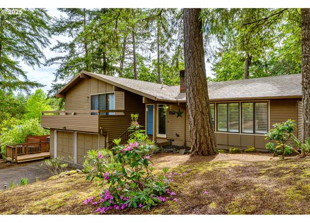 Property at 1177 Brookside Dr, Eugene, OR 97405, 3 beds, 2.5 baths