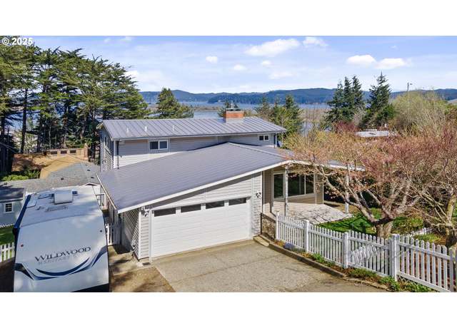 Property at 650 Fir Ave, Coos Bay, OR 97420, 3 beds, 2.5 baths