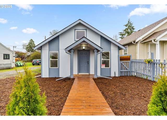 Property at 930 Holly St, Junction City, OR 97448, 3 beds, 1 bath