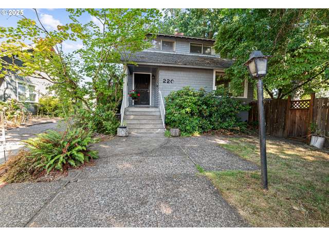 Property at 220 24th St SE, Salem, OR 97301, 3 beds, 2.5 baths