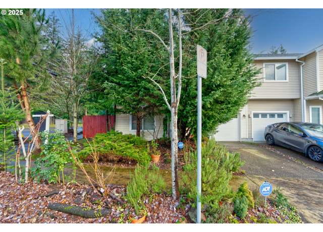 Property at 426 NE 141st Pl, Portland, OR 97230, 4 beds, 2.5 baths