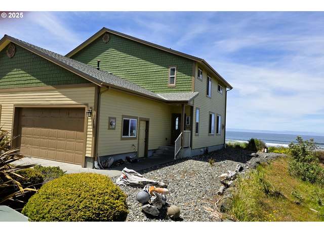 Property at 29026 Vizcaino Ct, Gold Beach, OR 97444, 2 beds, 2.5 baths