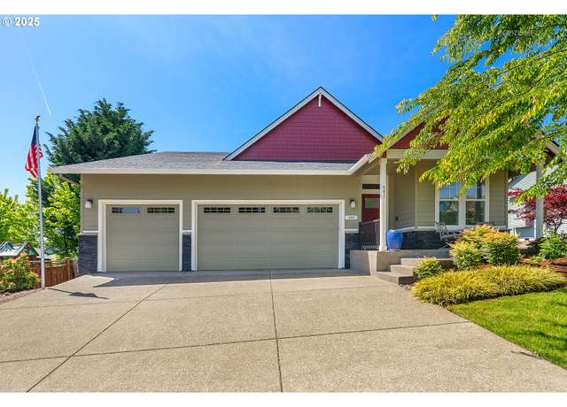 Property at 601 SW 7th St, Dundee, OR 97115, 4 beds, 2 baths