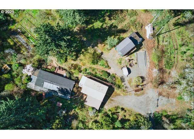 Property at 16730 S Manor Dr, Oregon City, OR 97045, 3 beds, 2 baths