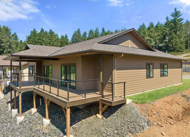 Property at 851 Masters Ct, Reedsport, OR 97467, 3 beds, 2.5 baths