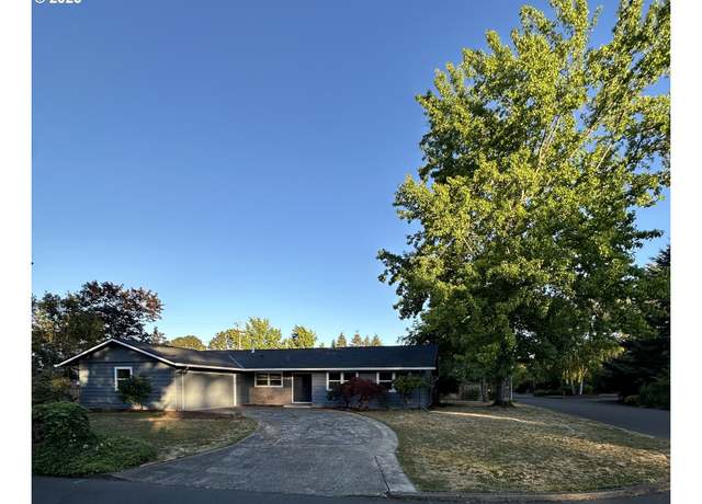 Property at 8940 SW Oak Ln, Portland, OR 97223, 4 beds, 2.5 baths
