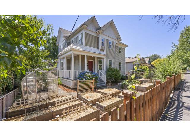 Property at 7824 SE Alder St, Portland, OR 97215, 3 beds, 2 baths