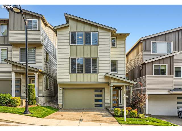 Property at 16736 SE Fox Glen Ct, Happy Valley, OR 97015, 4 beds, 2.5 baths