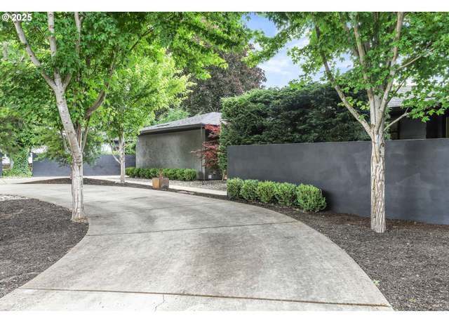 Property at 5809 NW Perthshire Rd, Vancouver, WA 98663, 4 beds, 2 baths