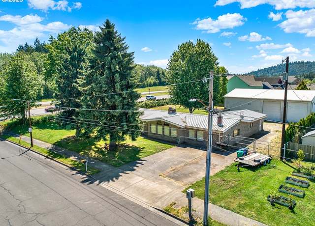 Property at 3410 SE Hillyard Rd, Gresham, OR 97080, 3 beds, 1 bath