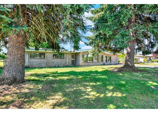 Property at 3410 SE Hillyard Rd, Gresham, OR 97080, 3 beds, 1 bath