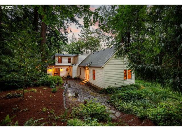 Property at 4075 SW Dogwood Ln, Portland, OR 97225, 4 beds, 3 baths