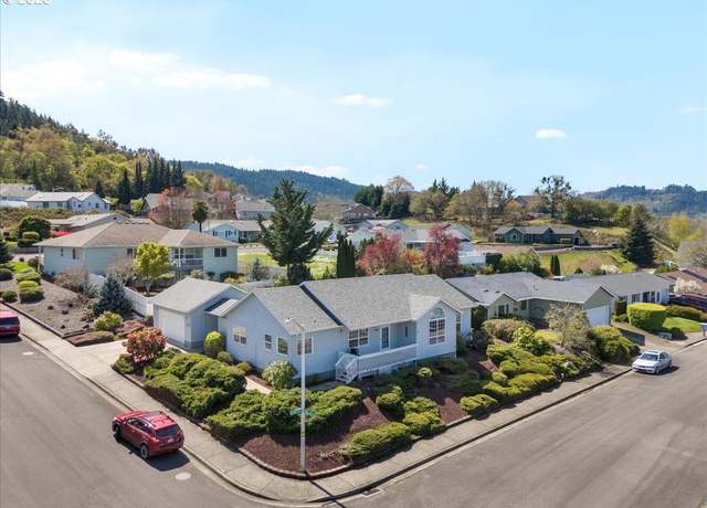 Property at 2803 W Colvin St, Roseburg, OR 97471, 3 beds, 2 baths