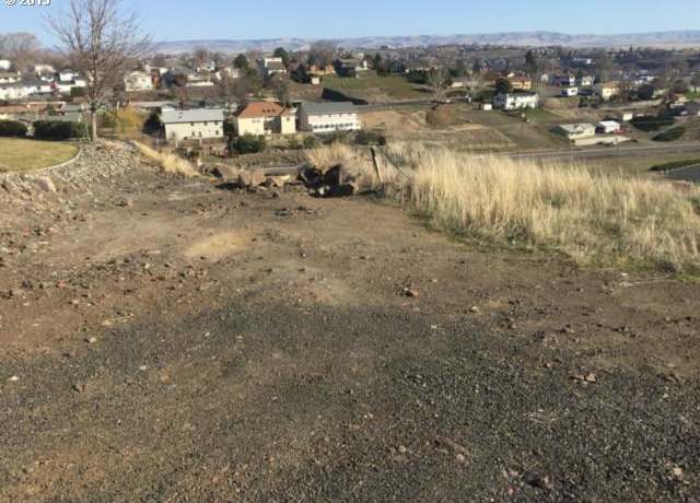 Property at 2262 NW Horn Pl, Pendleton, OR 97801