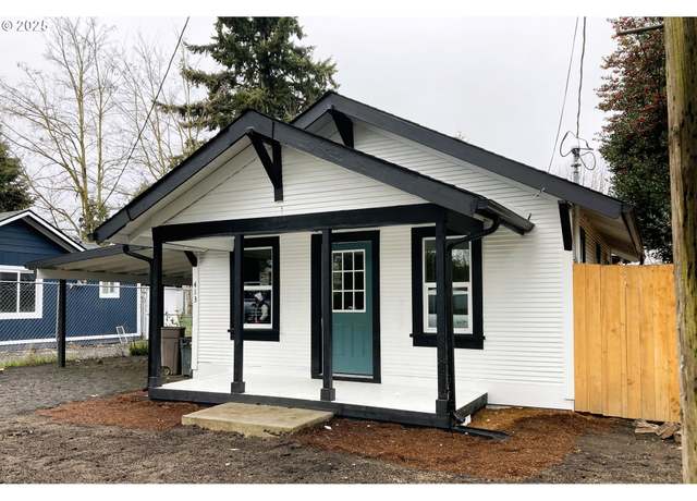 Property at 413 Rosewood St, Kelso, WA 98626, 3 beds, 1 bath