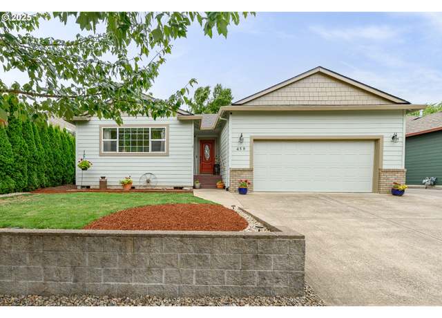 Property at 459 SW Howard Dr, Mcminnville, OR 97128, 3 beds, 2 baths