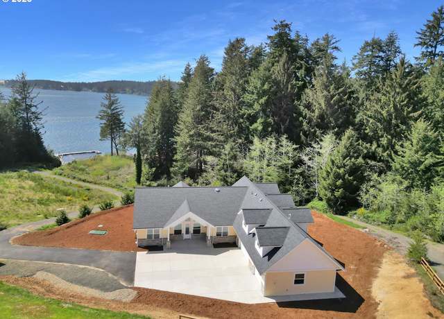 Property at 83594 Sauter Dr, Florence, OR 97439, 4 beds, 3.5 baths