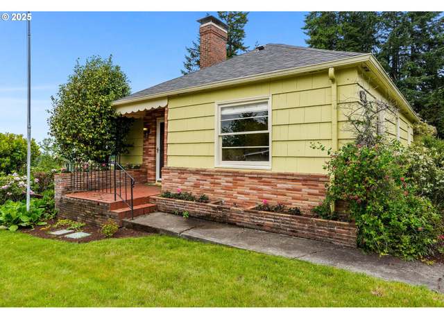 Property at 828 Kingwood Dr, Salem, OR 97304, 4 beds, 2 baths