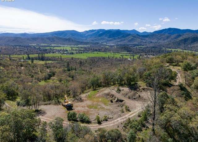 Property at 11926 Blackwell Rd, Central Point, OR 97502