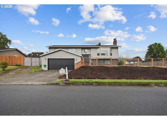 Property at 3780 SE 21st Dr, Gresham, OR 97080, 4 beds, 3 baths