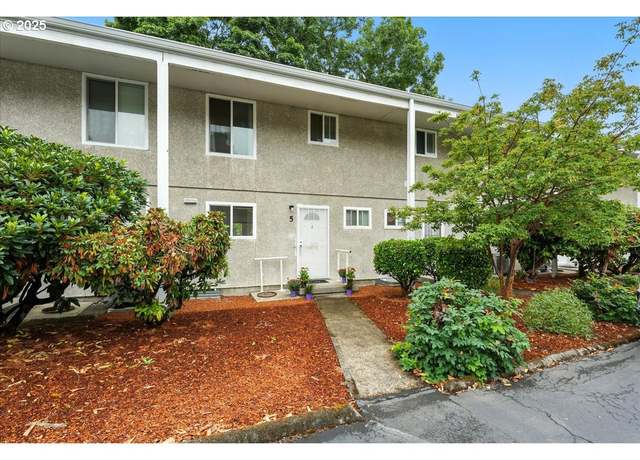 Property at 3535 SE Gladstone St #5, Portland, OR 97202, 2 beds, 1.5 baths