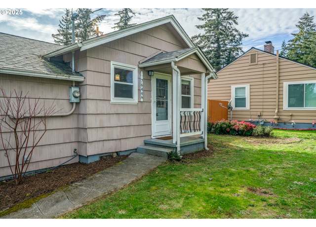 Property at 7644 SE Crystal Springs Blvd, Portland, OR 97206, 2 beds, 2 baths