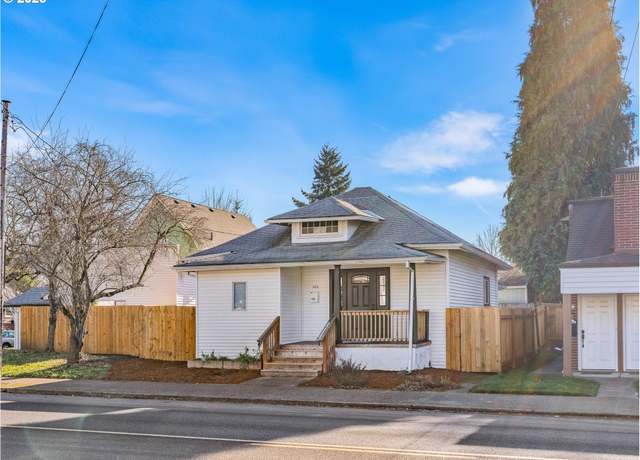 Property at 824 SE Tacoma St, Portland, OR 97202, 4 beds, 1 bath
