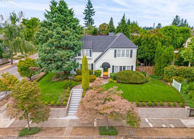 Property at 220 W 36th St, Vancouver, WA 98660, 3 beds, 1.5 baths