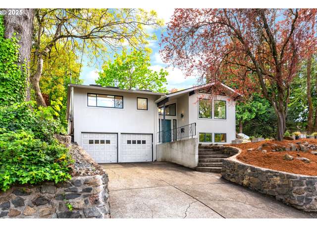 Property at 2506 SE Lincoln St, Portland, OR 97214, 4 beds, 3 baths