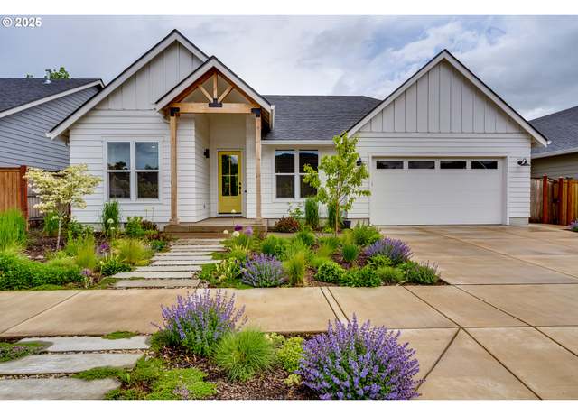 Property at 1043 S 33rd St, Springfield, OR 97478, 3 beds, 2 baths