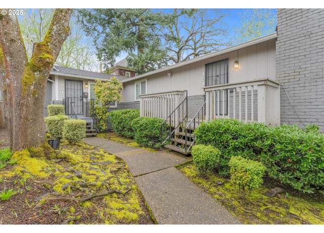 Property at 4215 SE 15th Ave, Portland, OR 97202, 4 beds, 2 baths