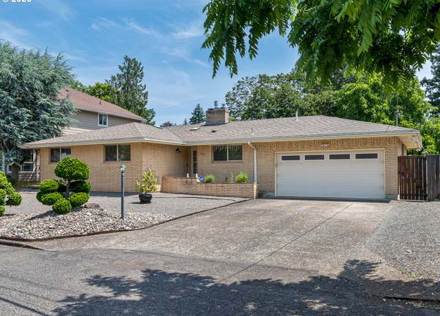 Property at 2042 SE 138th Ave, Portland, OR 97233, 4 beds, 3.5 baths