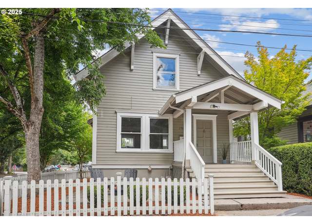 Property at 2805 SE Oak St, Portland, OR 97214, 3 beds, 1 bath