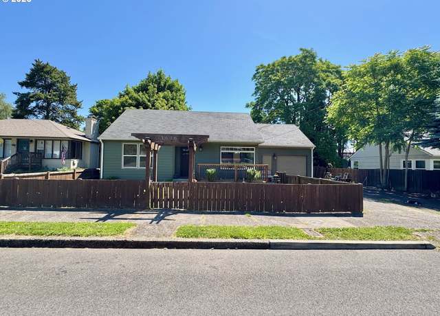 Property at 1616 NE Franklin St, Camas, WA 98607, 4 beds, 2 baths
