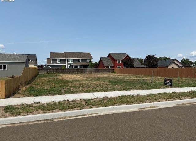 Property at 10604 Greg Ln, Island City, OR 97850