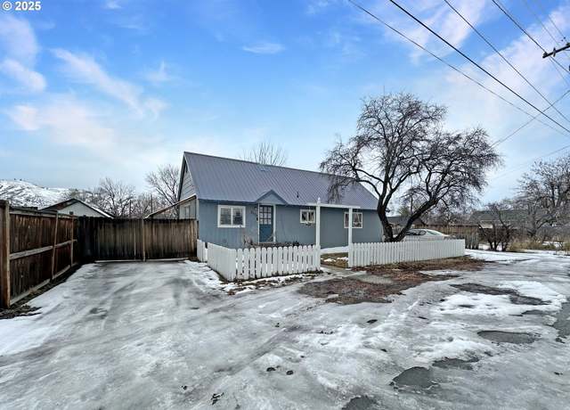 Property at 2175 14th St, Baker City, OR 97814, 3 beds, 1 bath