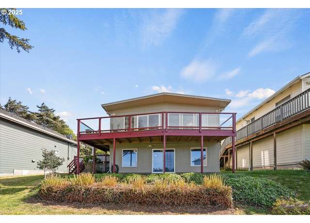 Property at 1043 SW 8th St, Lincoln City, OR 97367, 4 beds, 3 baths