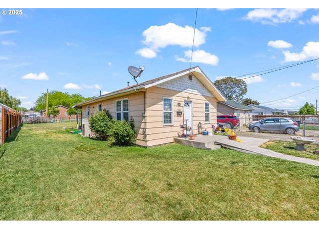 Property at 1420 Gregory Ave, Sunnyside, WA 98944, 2 beds, 1 bath