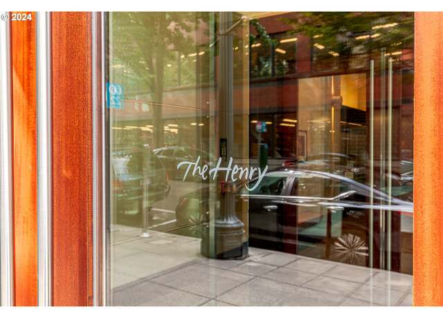 Property at 1025 NW Couch St #1020, Portland, OR 97209, 1 bed, 1.5 baths