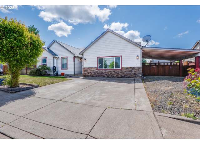 Property at 930 Hammer St, Harrisburg, OR 97446, 4 beds, 2 baths