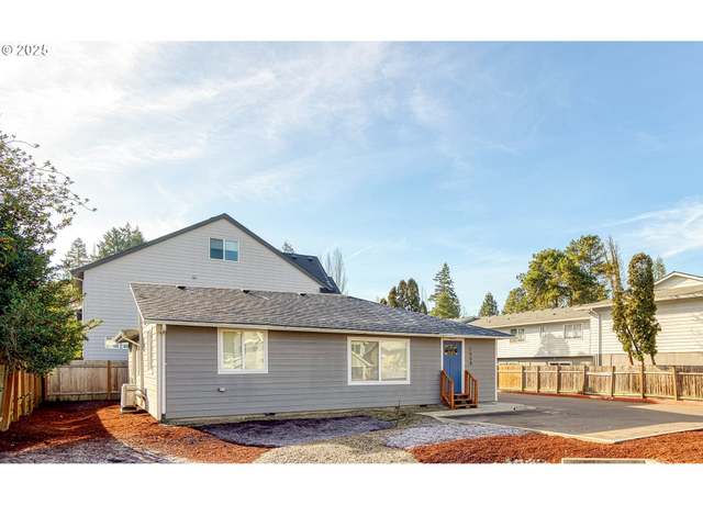 Property at 1538 E 3rd St, Newberg, OR 97132, 3 beds, 1 bath