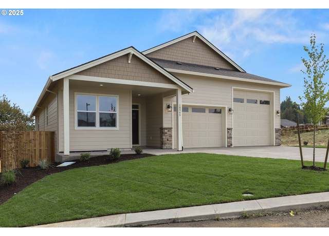 Property at 18945 Crooked River St, Sandy, OR 97055, 4 beds, 3 baths