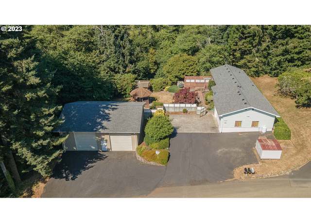 Photo of 93493 Sunset Ln, North Bend, OR 97459
