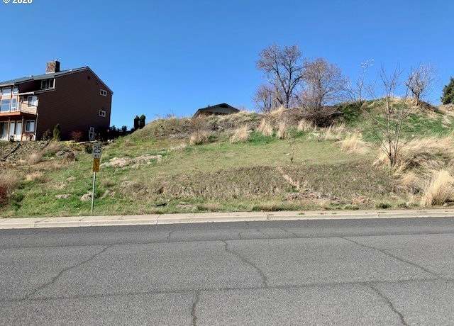 Property at 706 NW 3rd Dr, Pendleton, OR 97801