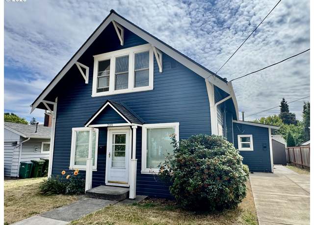 Property at 200 E 3rd St, Newberg, OR 97132, 3 beds, 2.5 baths