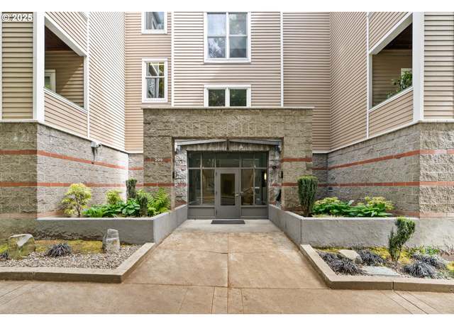 Property at 205 S Montgomery St Unit B204, Portland, OR 97201, 2 beds, 2 baths
