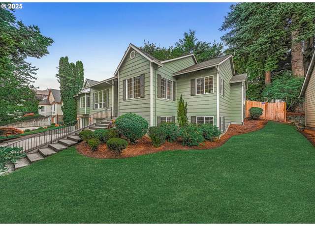 Property at 39510 Hood St, Sandy, OR 97055, 4 beds, 3 baths
