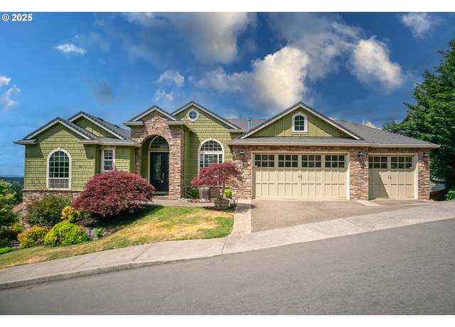 Property at 8512 SE Constance Dr, Happy Valley, OR 97086, 5 beds, 2.5 baths