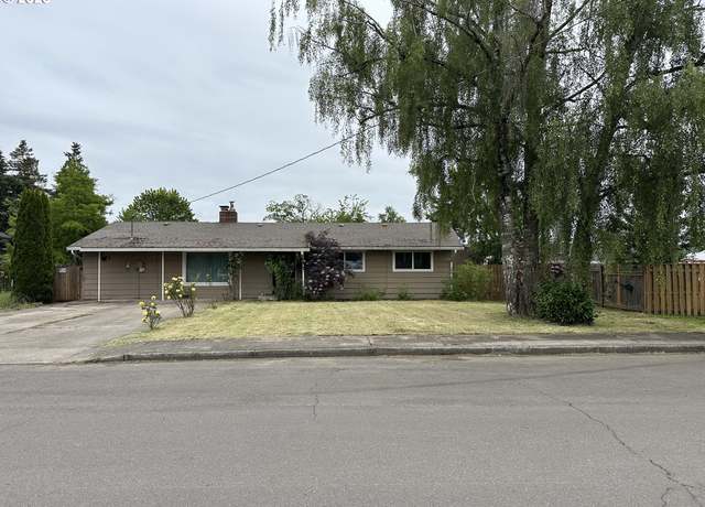 Property at 515 May St, Molalla, OR 97038, 3 beds, 2 baths
